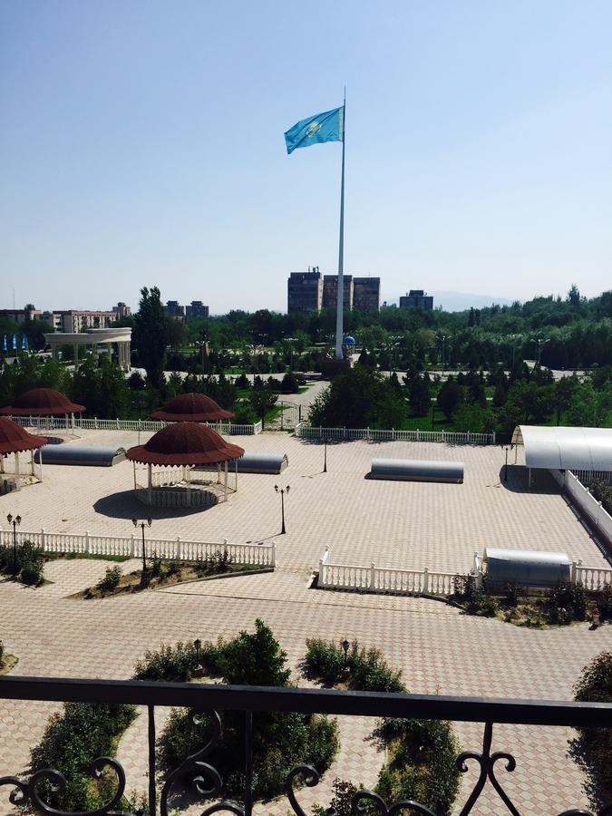 Hotel Ark Ms Taraz Exterior foto